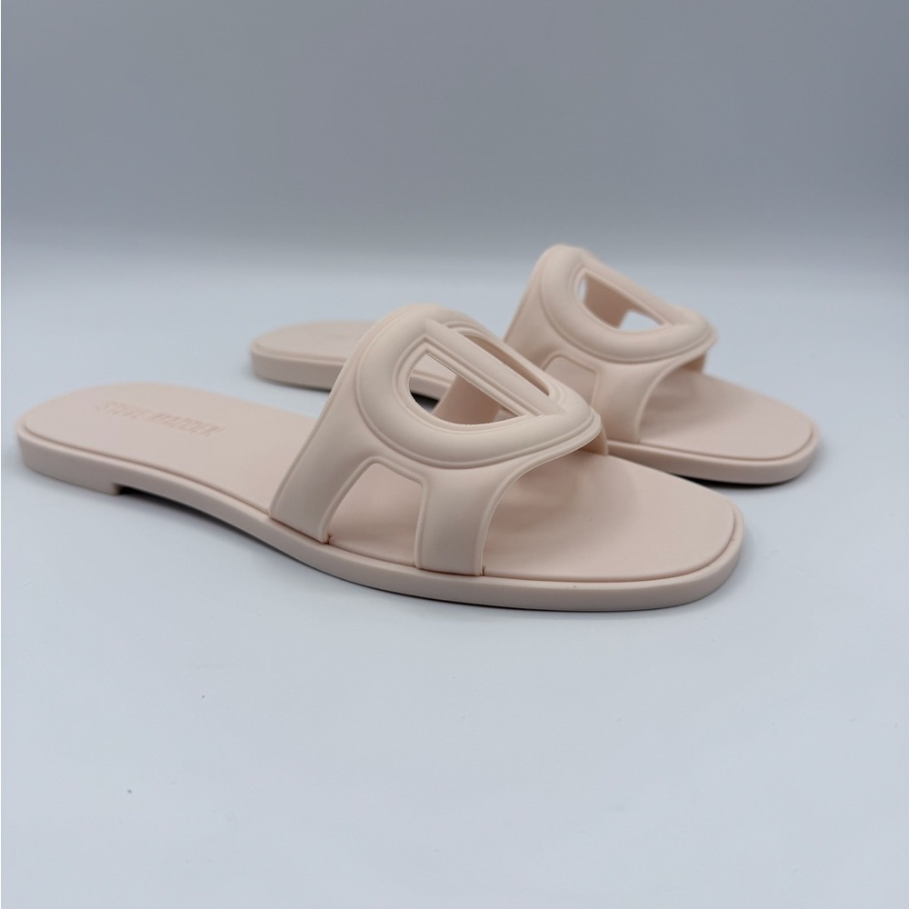 Steve Madden “Jellie” bone sandal